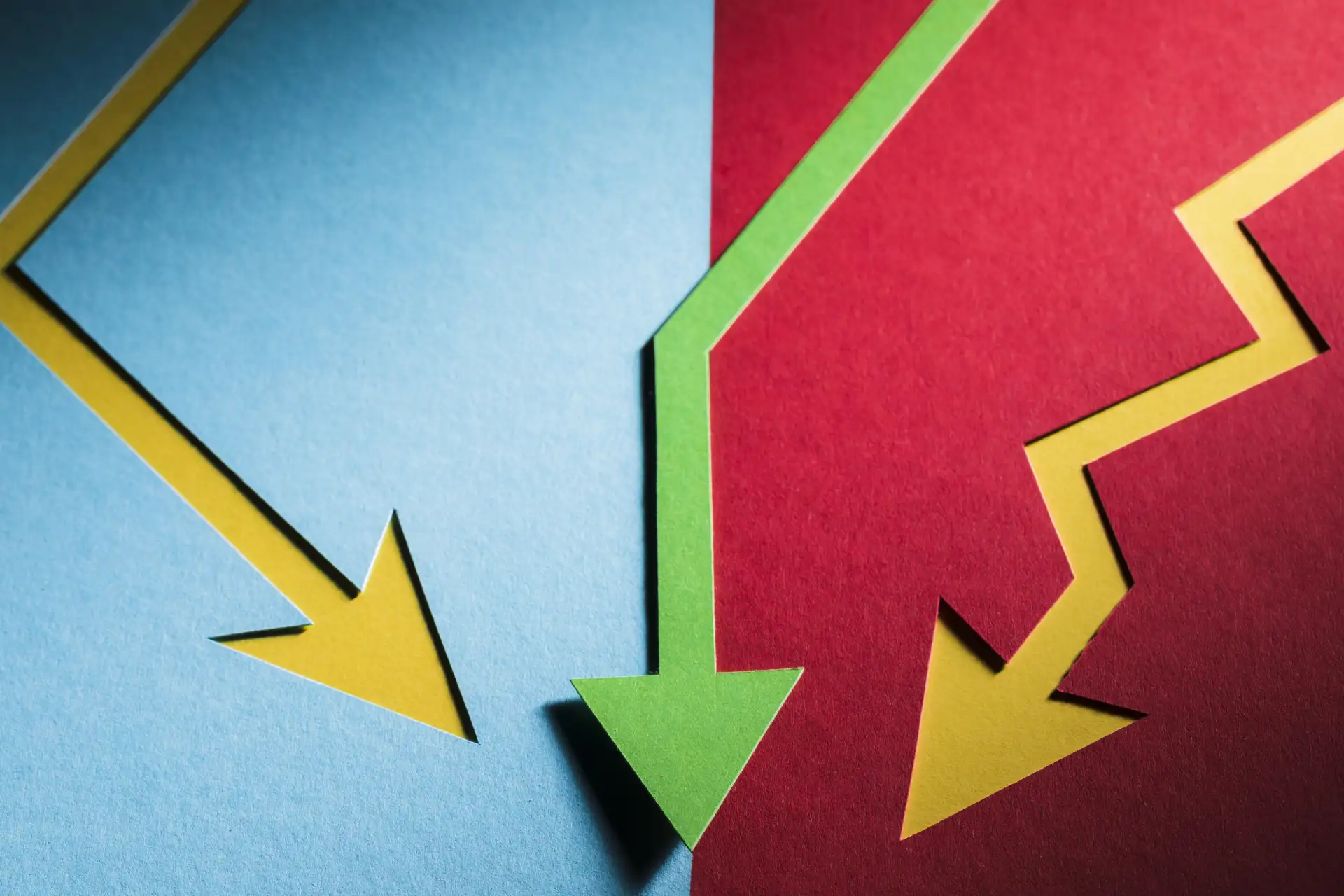 Mapa de rutas internacionales de operaciones triangulares entre Asia, Europa y América
